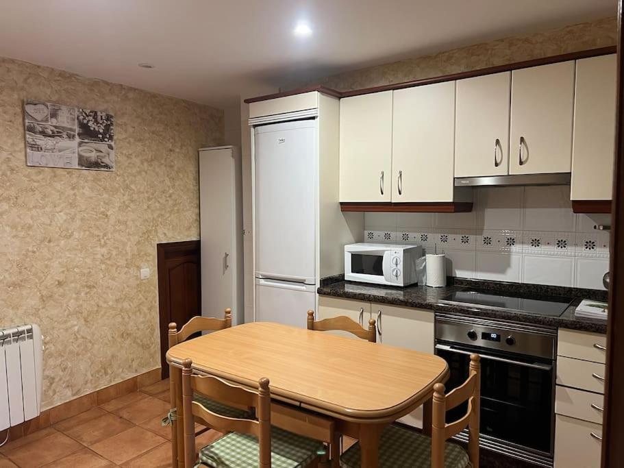 Villa Casa Con Terraza En El Casco Betanzos Exterior foto